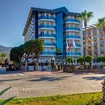 Parador Beach Hotel All Inclusive ホテル 3*