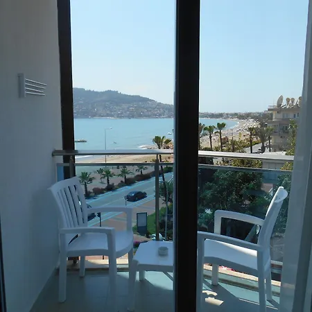 Parador Beach Hotel Hotel 3*
