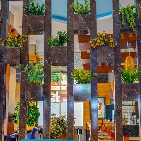 Parador Beach Hotel All Inclusive 酒店 3*